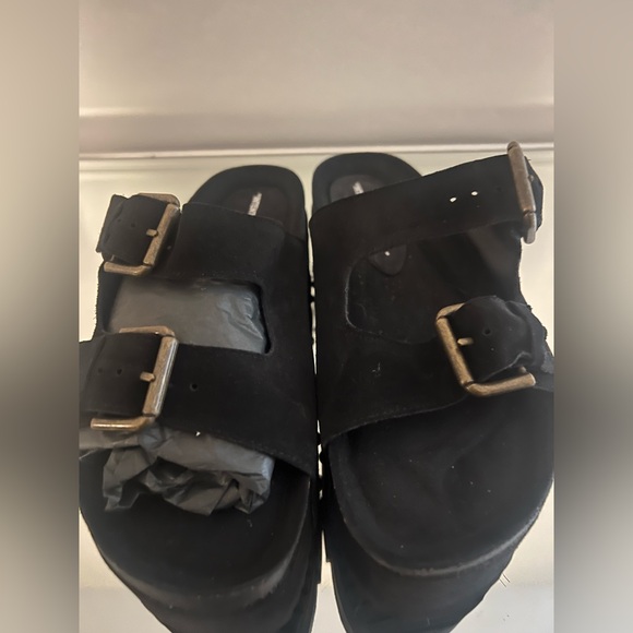 INTENTIONALLY BLANK Black Platform Sandals - Picture 3 of 6